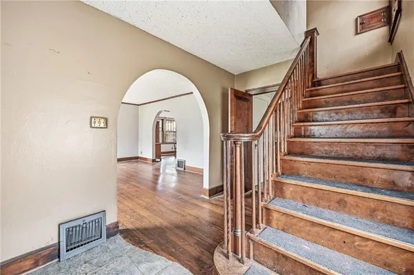 $180,000 | 479 Carley Avenue, Sharon, PA 16146