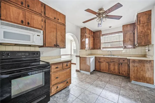 $180,000 | 479 Carley Avenue, Sharon, PA 16146