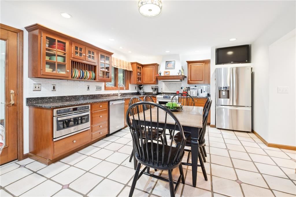 9780 Woodland Road North Pittsburgh, PA 15237 - Photo 11 of 47 The Chef Of The Home Will Love Cooking In This Custom Designed Kitchen!