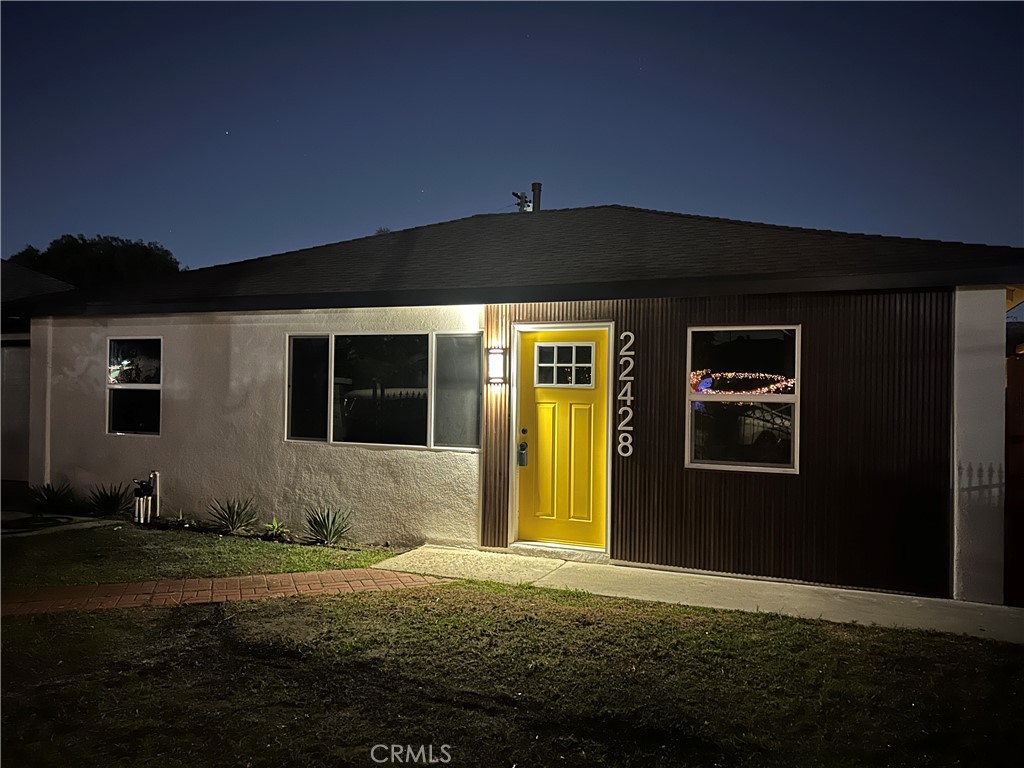 22428 Neptune Avenue Carson, CA 90745 - Photo 3 of 23