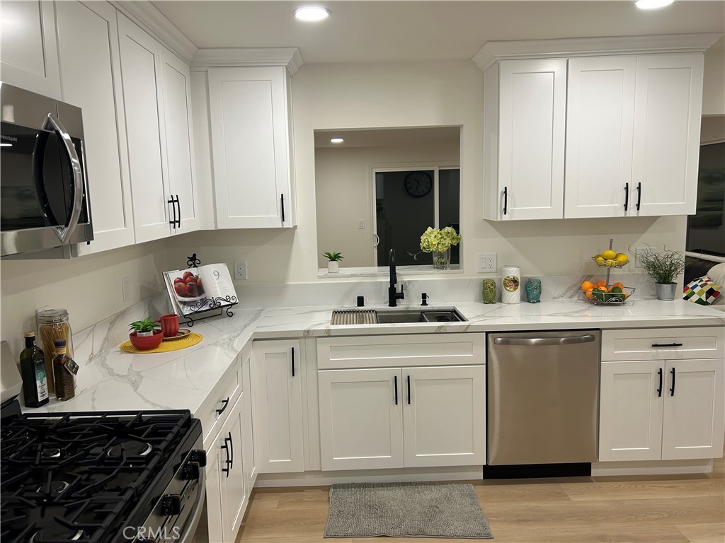 22428 Neptune Avenue Carson, CA 90745 - Photo 10 of 23