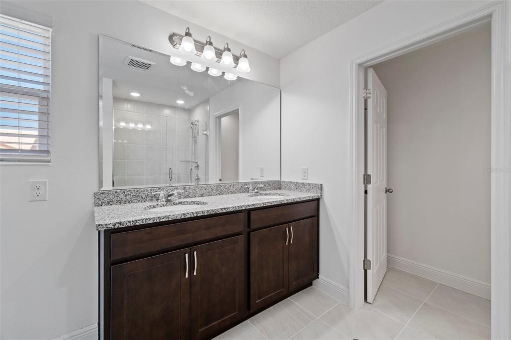 7100 Cherry Pasture Road Groveland, FL 34736 - Photo 10 of 19 Primary Bathroom