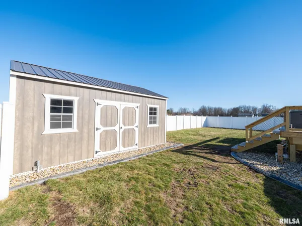 $325,000 | 1816 Whitetail Lane, Pekin, IL 61554