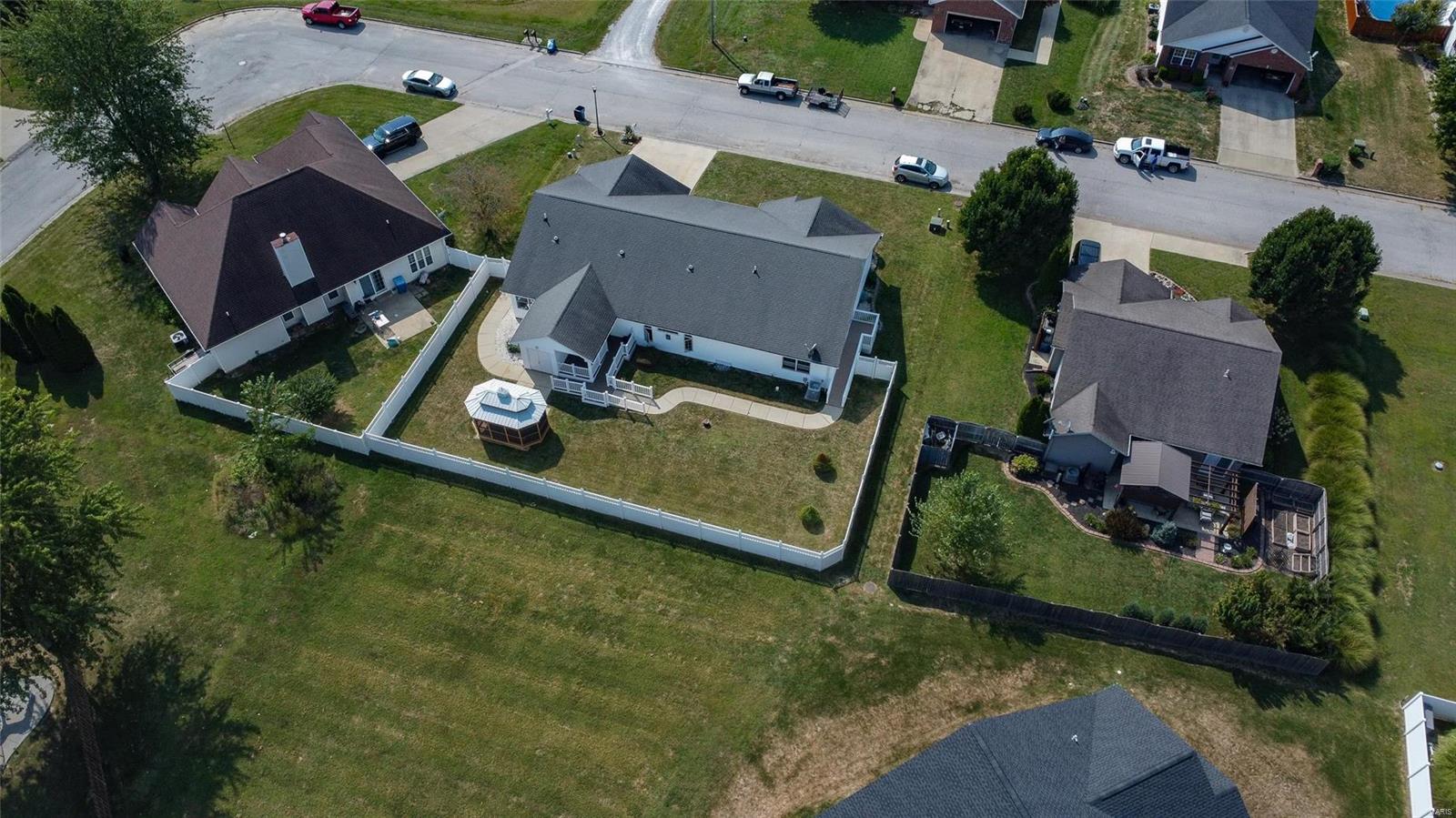 3507 Castelli Drive Alton, IL 62002 - Photo 13 of 47