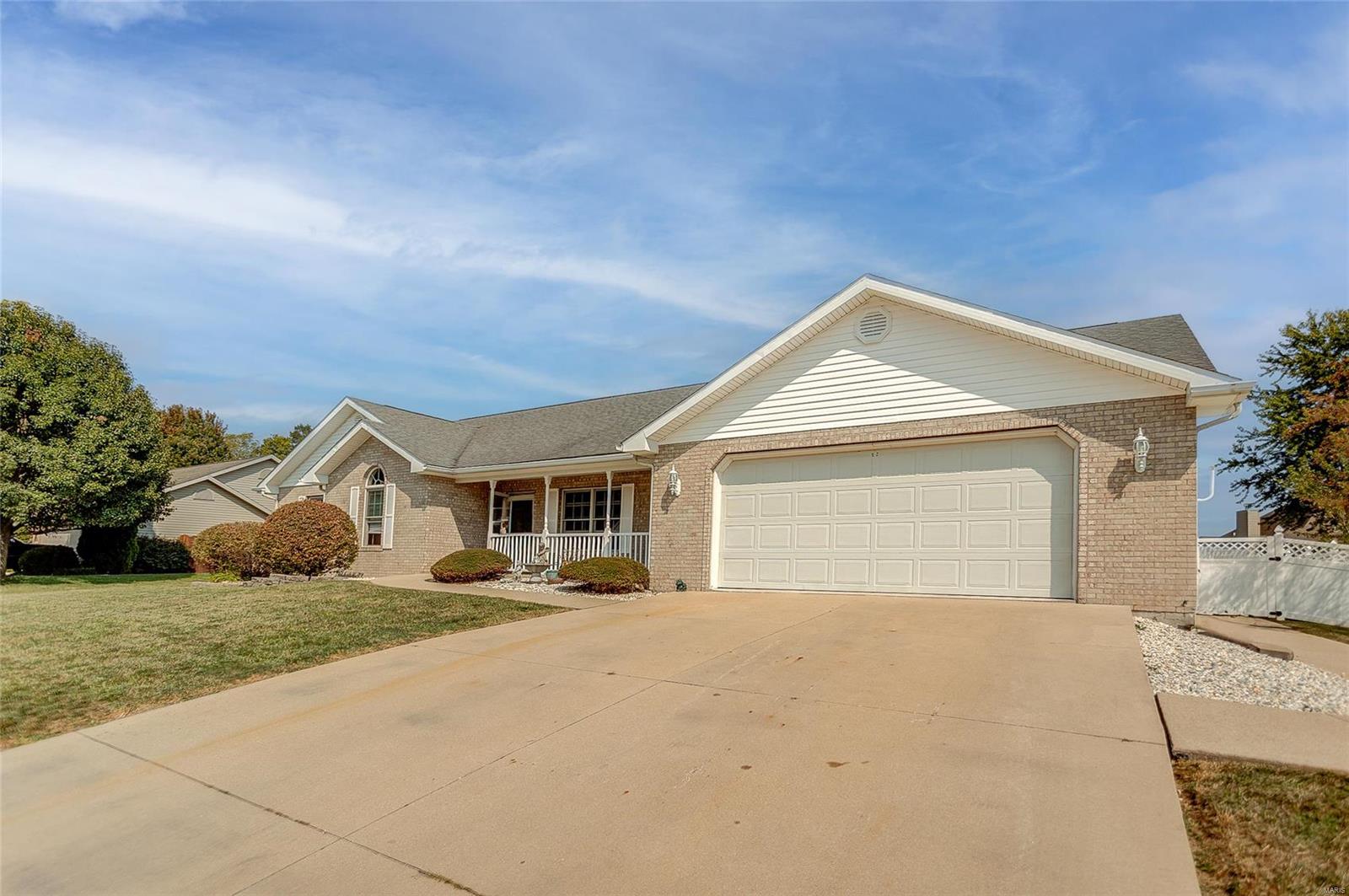 3507 Castelli Drive Alton, IL 62002 - Photo 2 of 47