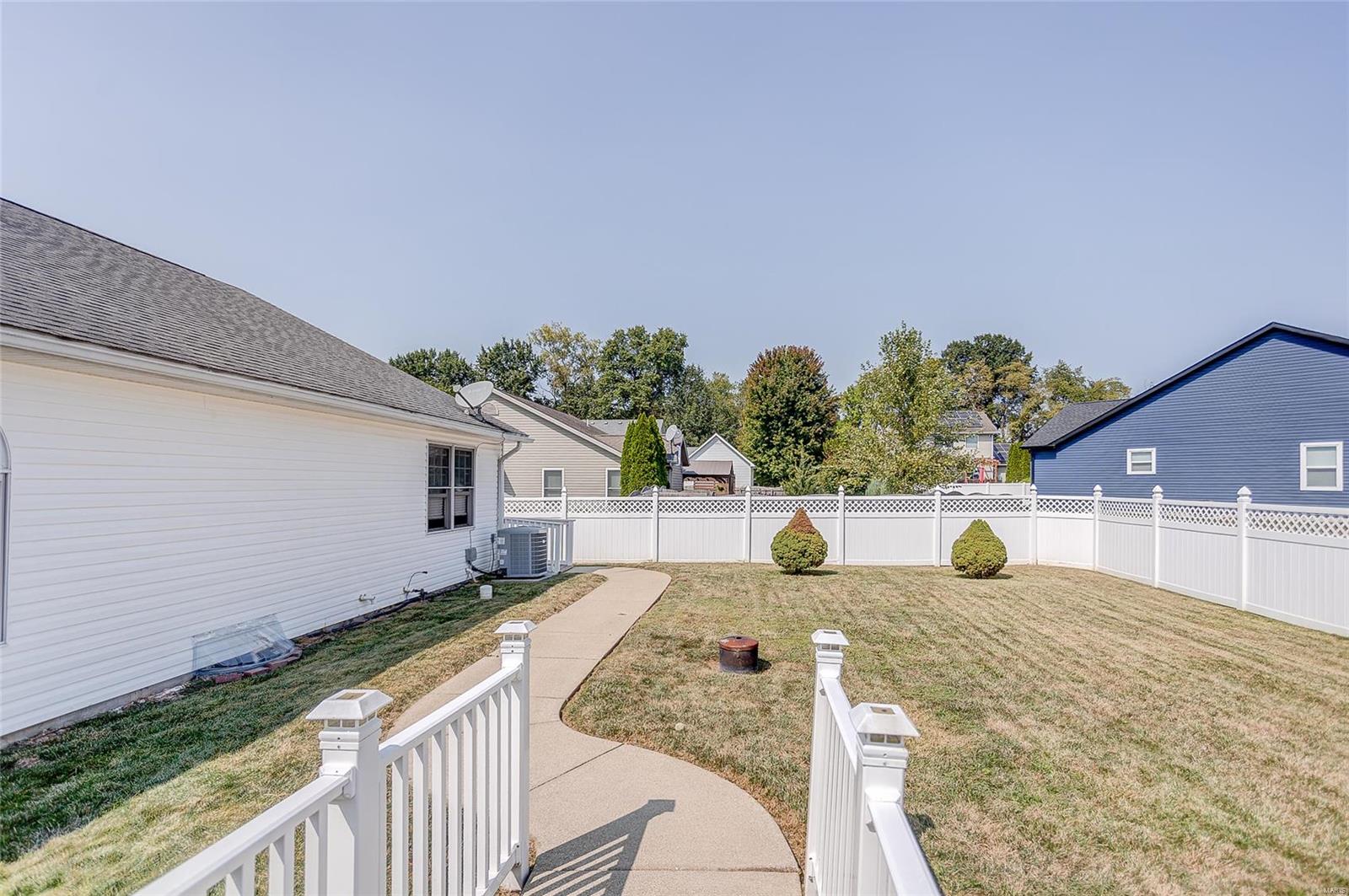 3507 Castelli Drive Alton, IL 62002 - Photo 4 of 47