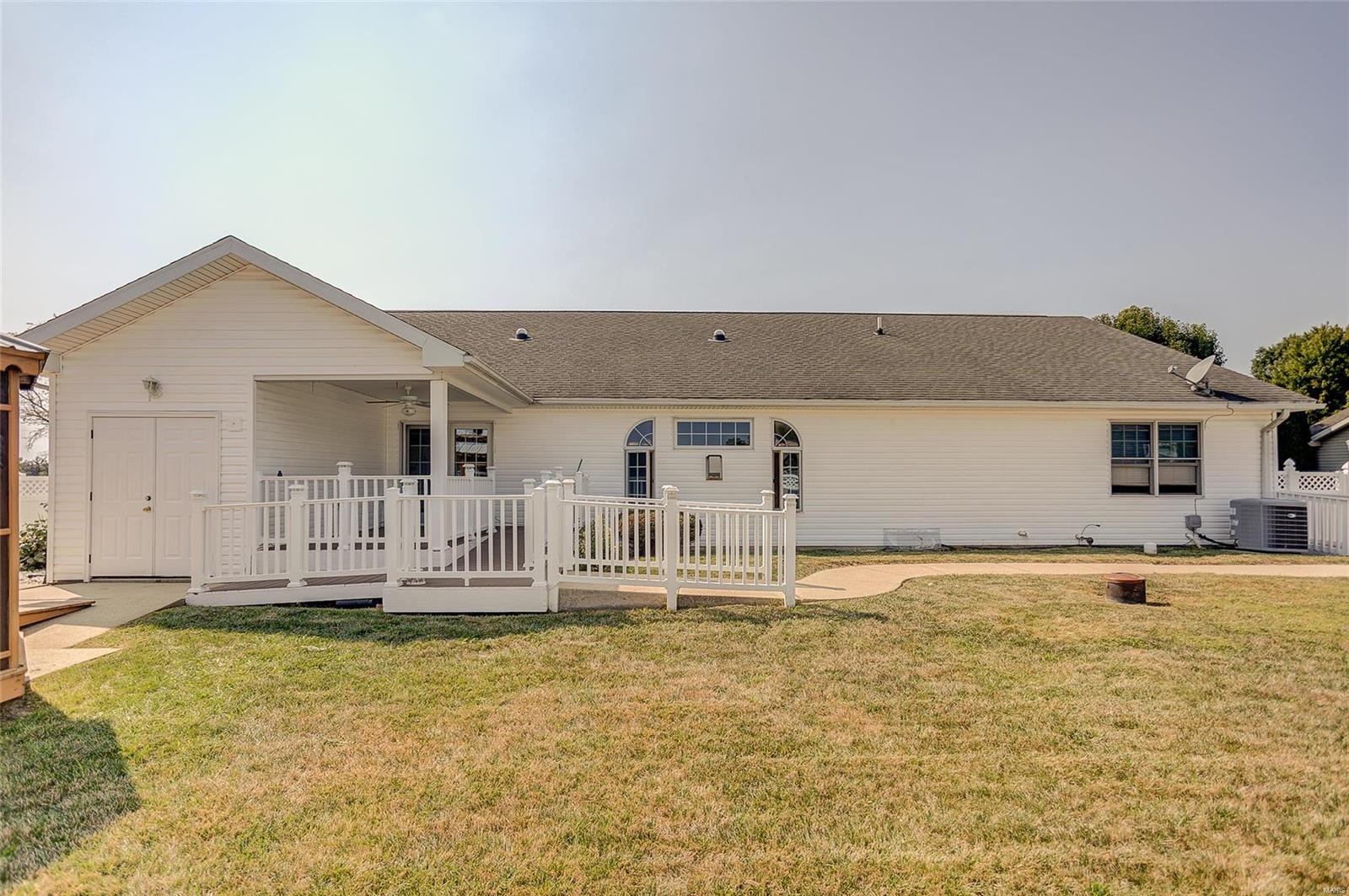 3507 Castelli Drive Alton, IL 62002 - Photo 6 of 47