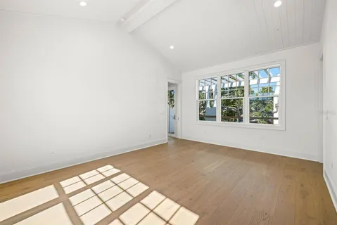 $3,450,000 | 805 17th Avenue Northeast, St. Petersburg, FL 33704