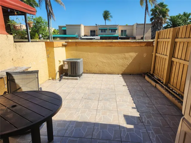 $2,150 | 11795 Southwest 18th Street, Unit 331, Miami, FL 33175