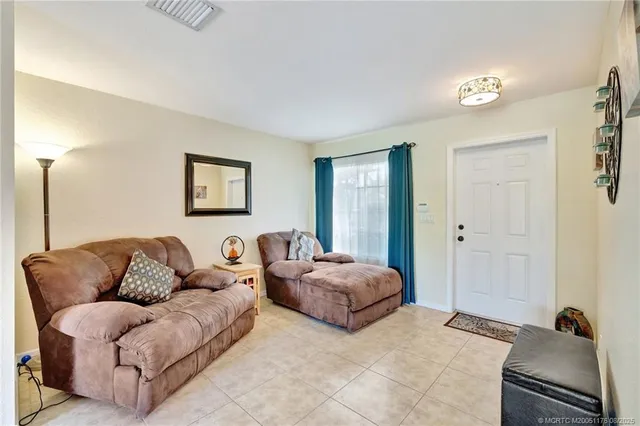 $449,900 | 4454 Southeast Graham Drive, Stuart, FL 34997