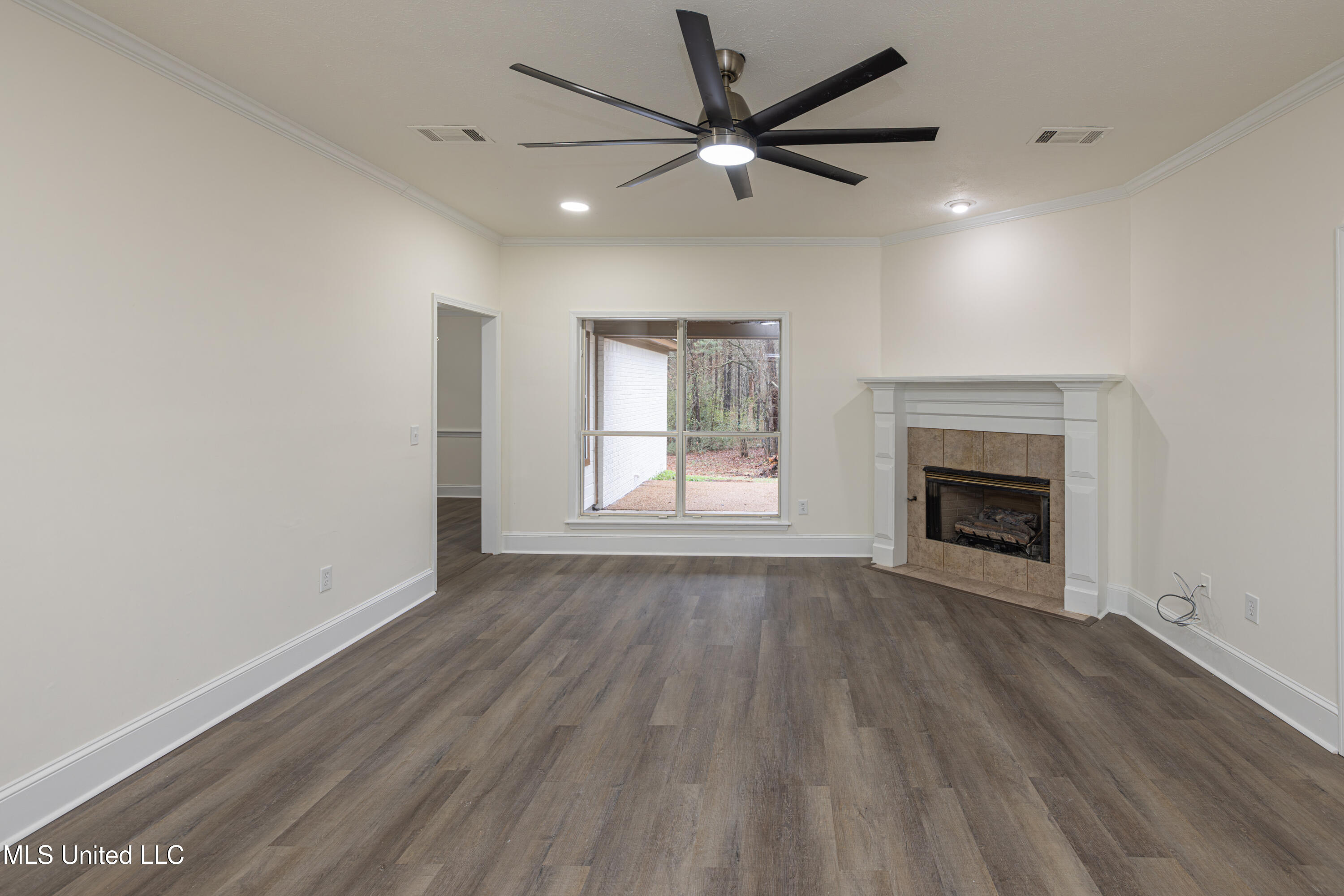 807 Meadow Way Cove Byram, MS 39272 - Photo 11 of 34 1R4A0951