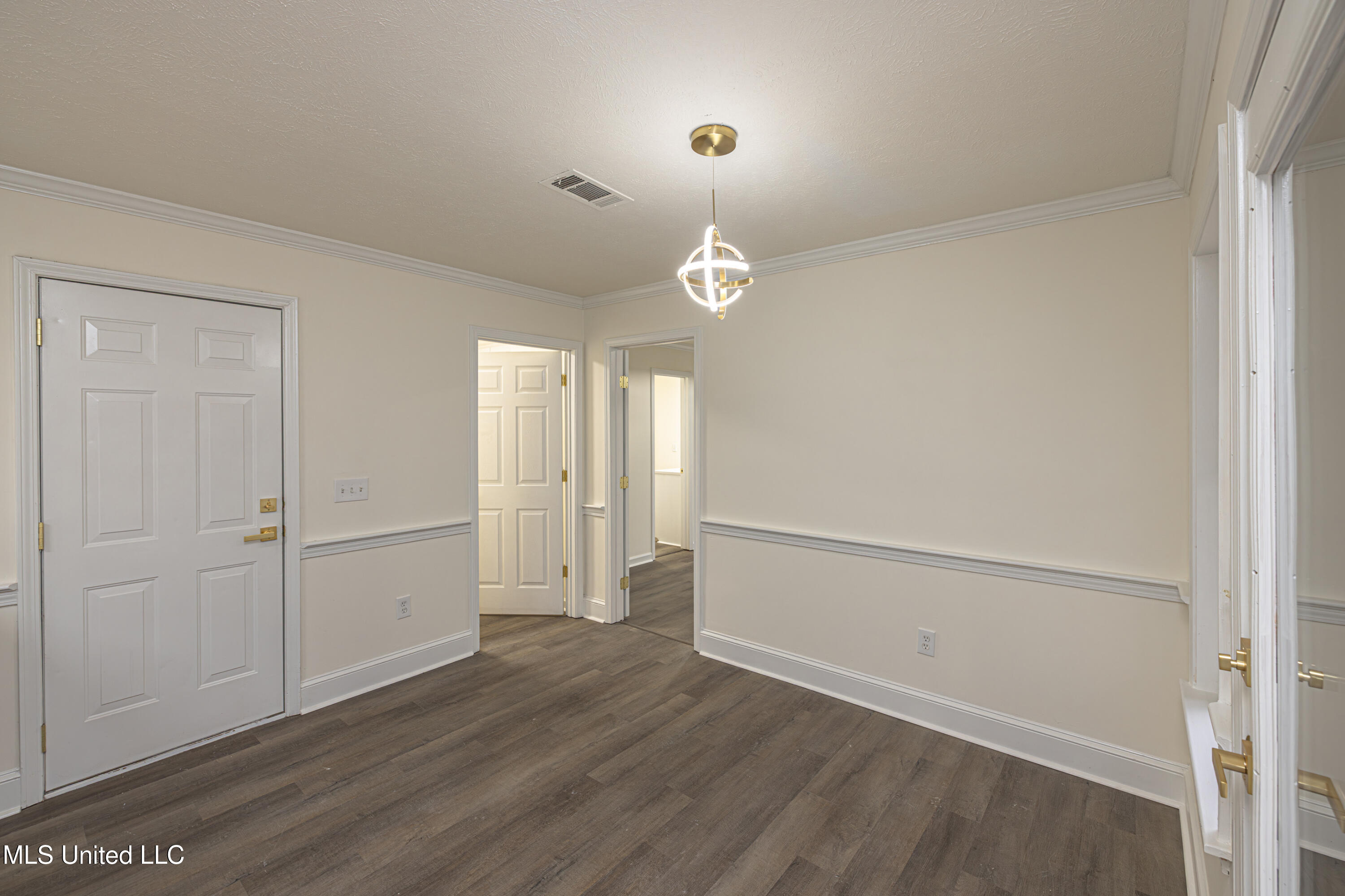 807 Meadow Way Cove Byram, MS 39272 - Photo 18 of 34 1R4A0958