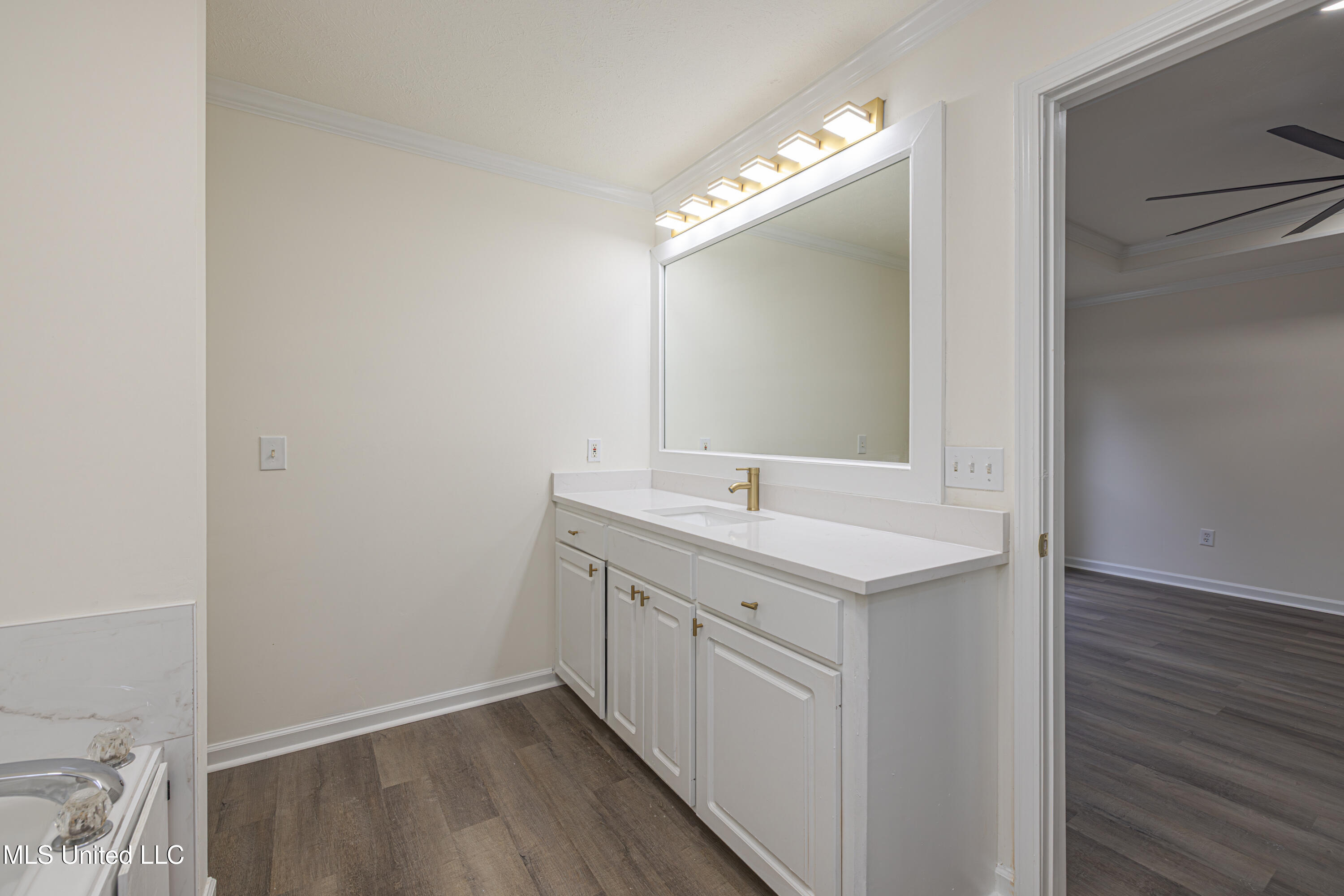 807 Meadow Way Cove Byram, MS 39272 - Photo 22 of 34 1R4A0967