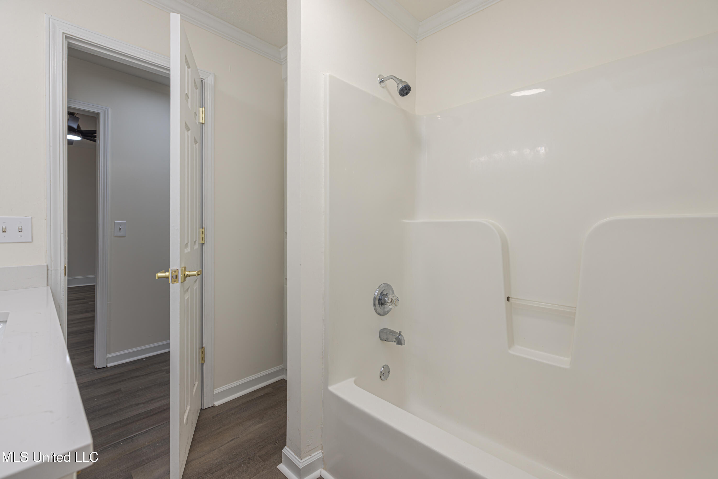 807 Meadow Way Cove Byram, MS 39272 - Photo 23 of 34 1R4A0978