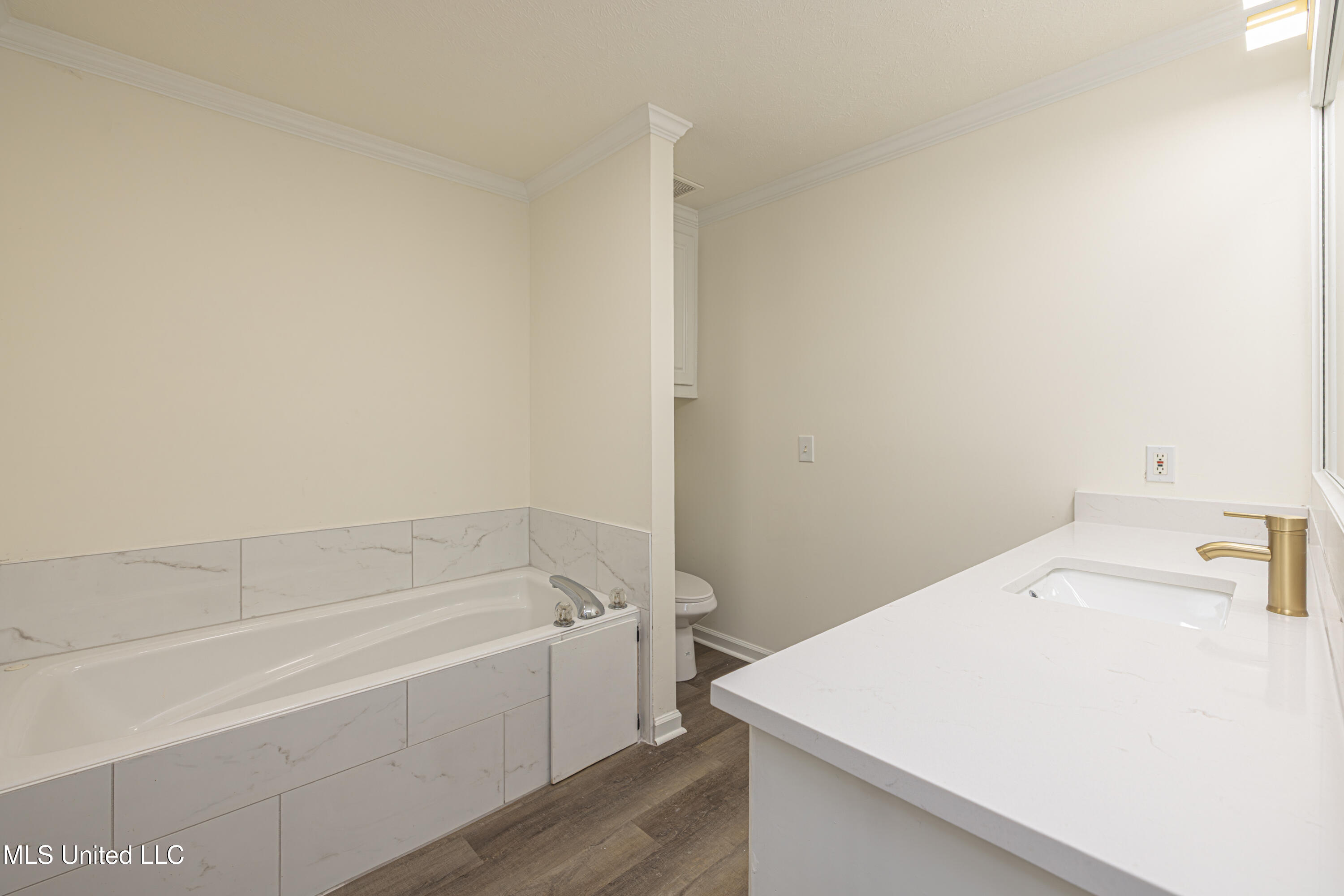 807 Meadow Way Cove Byram, MS 39272 - Photo 25 of 34 1R4A0966