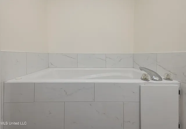 $249,500 | 807 Meadow Way Cove, Byram, MS 39272