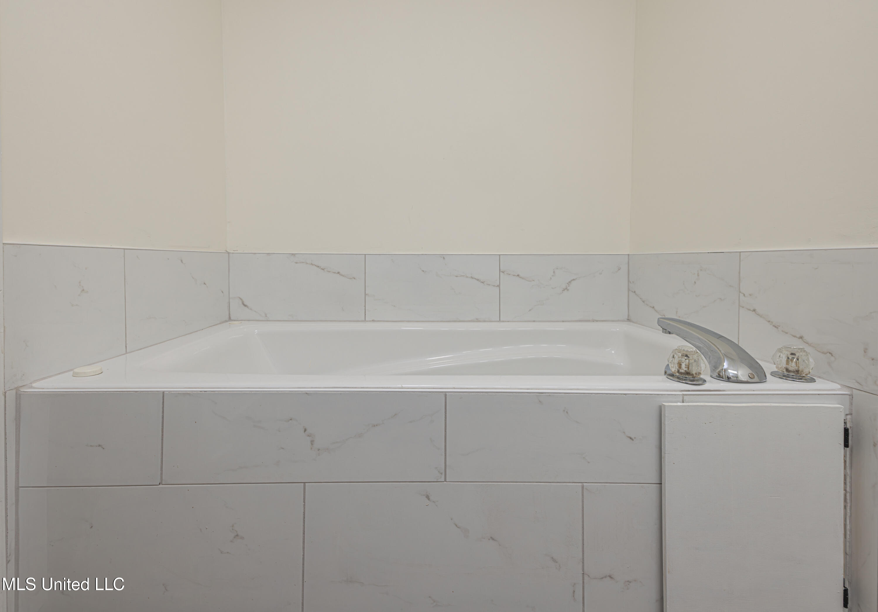 807 Meadow Way Cove Byram, MS 39272 - Photo 26 of 34 1R4A0971