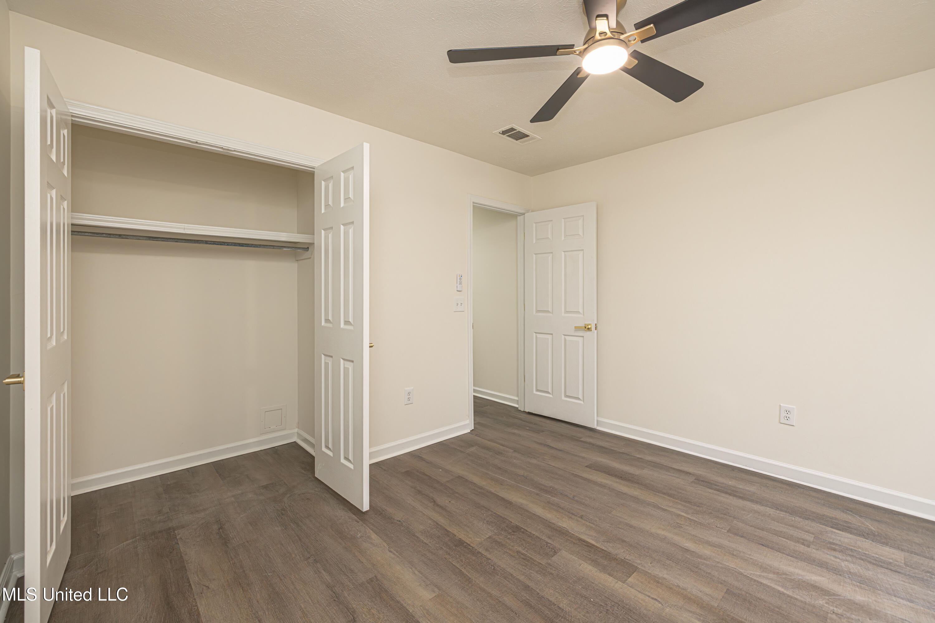 807 Meadow Way Cove Byram, MS 39272 - Photo 29 of 34 1R4A0981