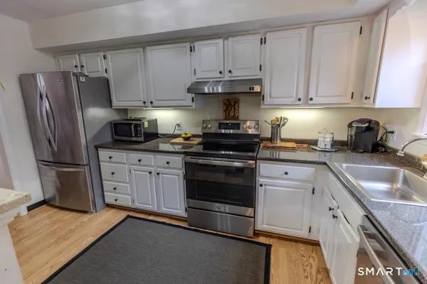 $595,000 | 10 Runnymede Lane, Unit 10, Madison, CT 06443