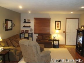 5233 Buford Street Springfield, IL 62703 - Photo 4 of 10