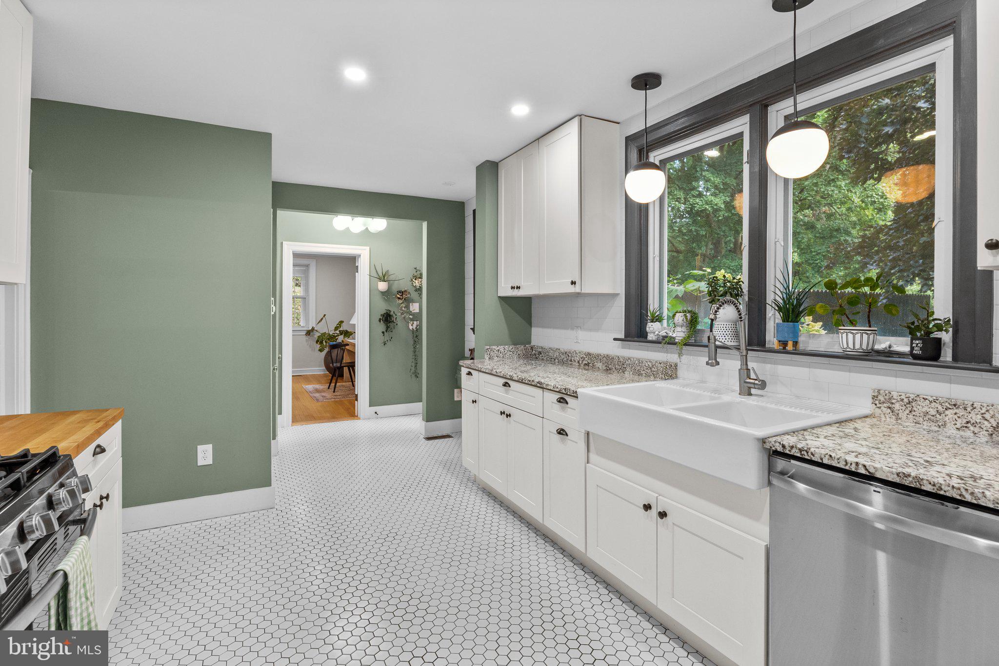 25 Edgewood Road Yardley, PA 19067 - Photo 12 of 46 Gallery Image 12