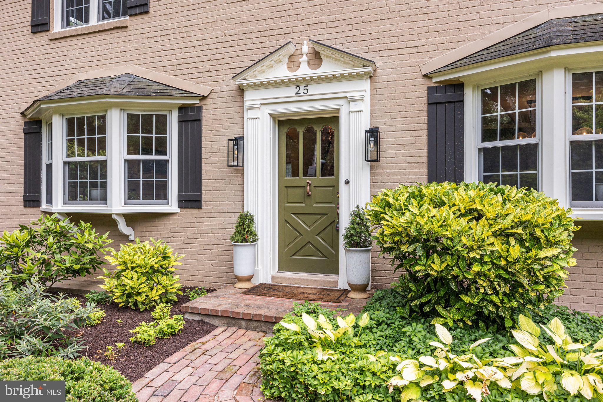 25 Edgewood Road Yardley, PA 19067 - Photo 4 of 46 Gallery Image 4