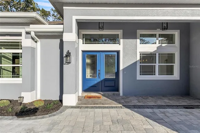 a view of a entryway of the house