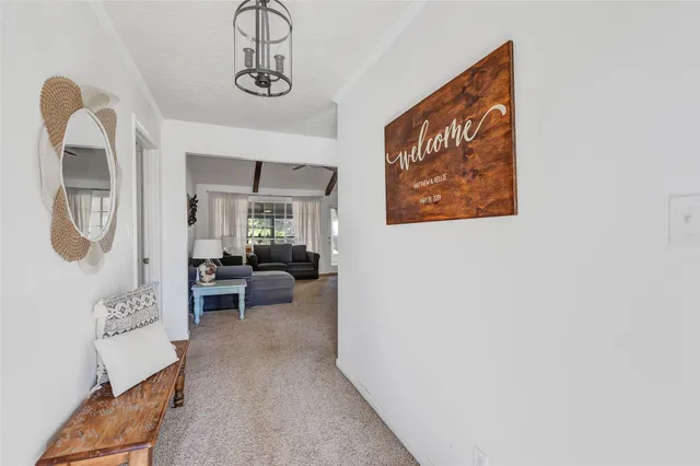 a view of livingroom with furniture