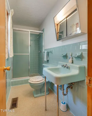 $198,000 | 318 Meadow Lark Street, Weber City, VA 24290