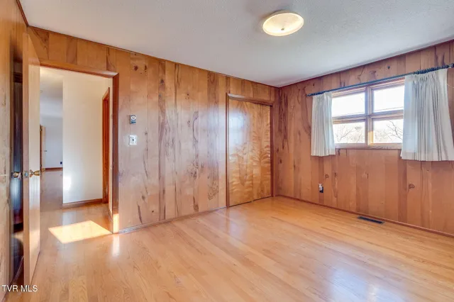 $198,000 | 318 Meadow Lark Street, Weber City, VA 24290