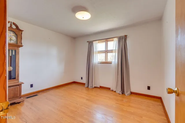 $198,000 | 318 Meadow Lark Street, Weber City, VA 24290