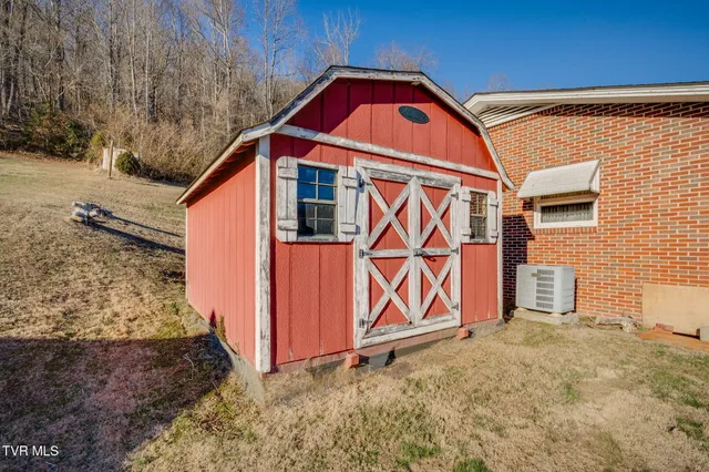 $198,000 | 318 Meadow Lark Street, Weber City, VA 24290