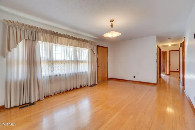 $198,000 | 318 Meadow Lark Street, Weber City, VA 24290