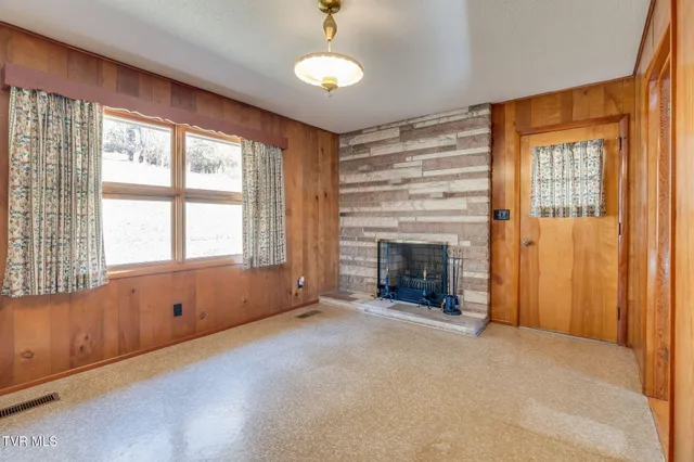 $198,000 | 318 Meadow Lark Street, Weber City, VA 24290