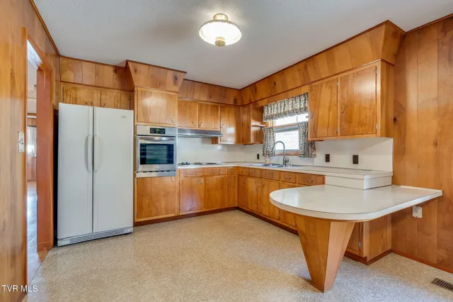 $198,000 | 318 Meadow Lark Street, Weber City, VA 24290