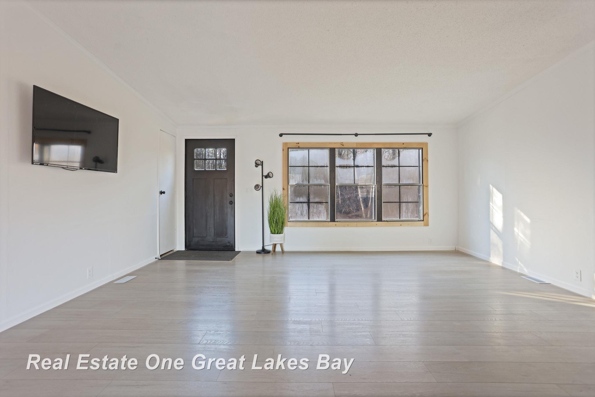 7454 North Jefferson Road Rhodes, MI 48652 - Photo 16 of 52