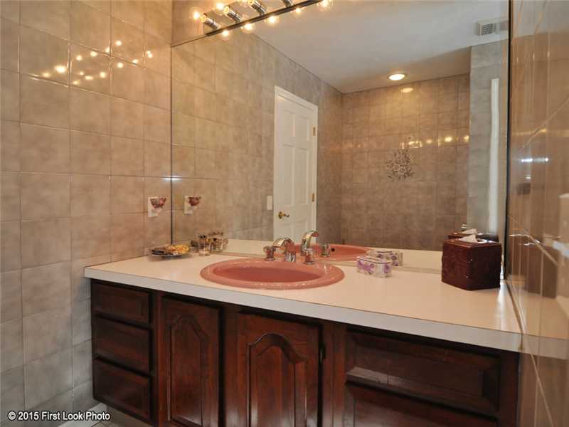 46 Falcon Ridge Drive Exeter, RI 02822 - Photo 20 of 25 Master Bath/Spa.