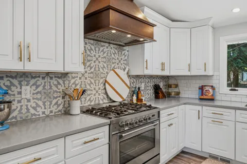 $825,000 | 860 Trails End Drive, Fontana, WI 53125