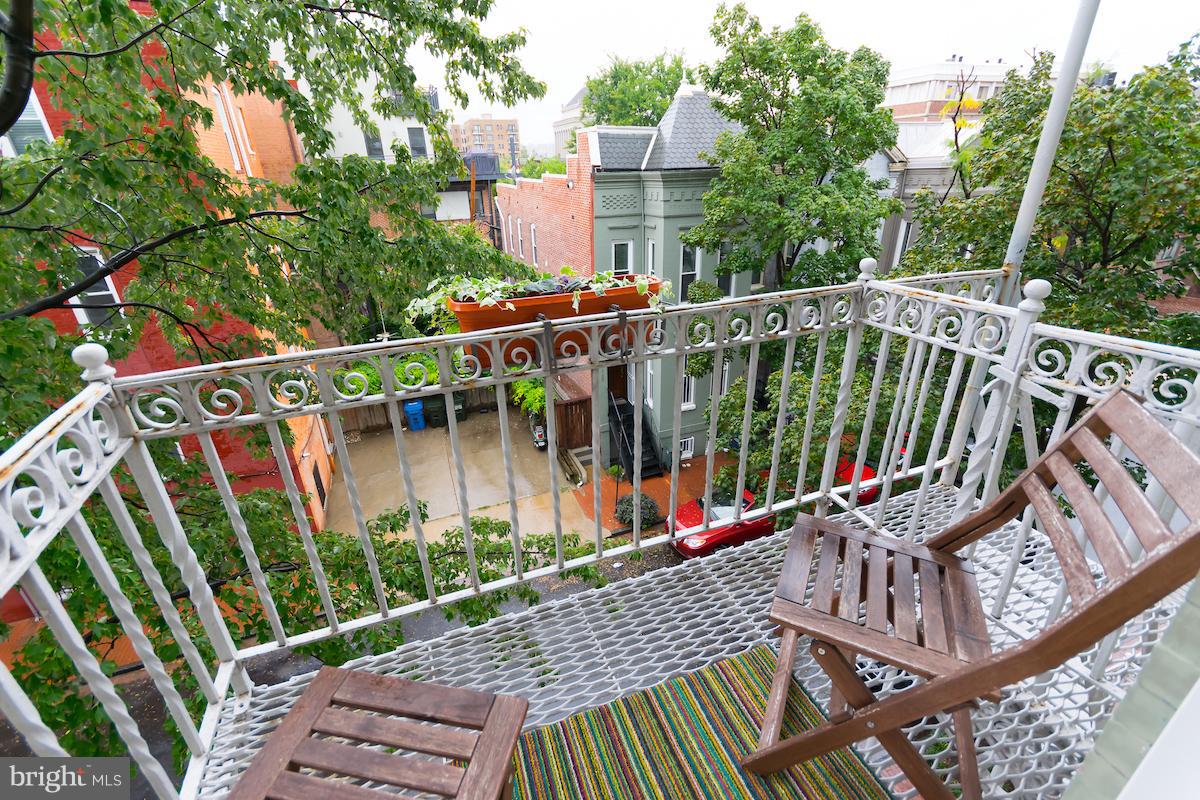 1423 R Street Northwest, Unit 302 Washington, DC 20009 - Photo 4 of 12 Balcony