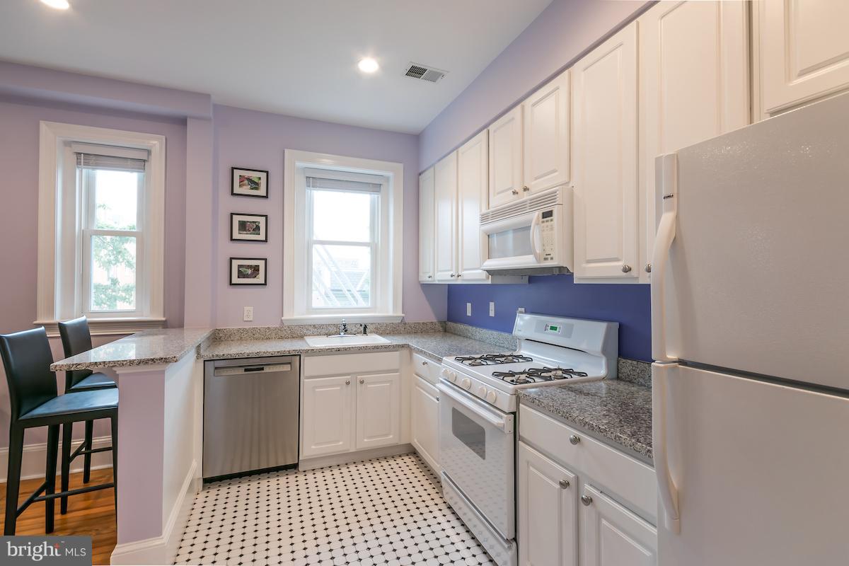 1423 R Street Northwest, Unit 302 Washington, DC 20009 - Photo 11 of 12 Open floor plan