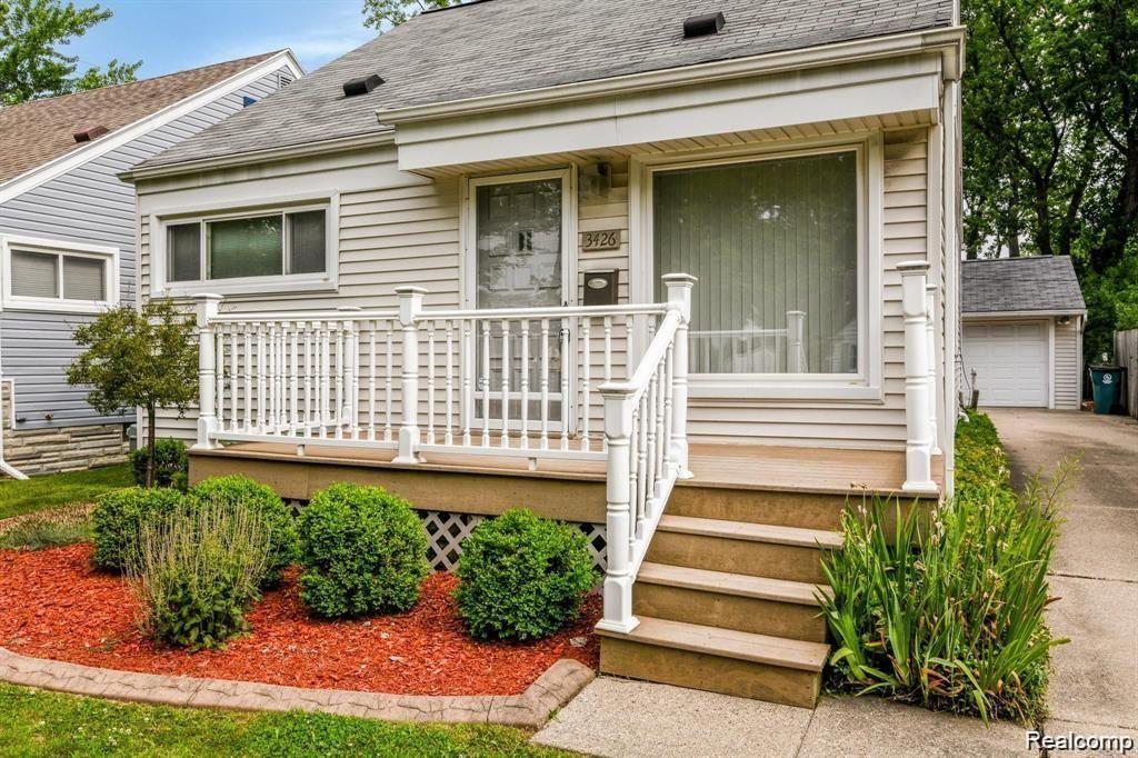 3426 Chester Road Royal Oak, MI 48073 - Photo 2 of 21