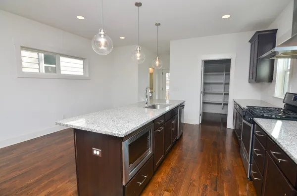 $2,950 | 1402 A Otay Street, Nashville, TN 37216