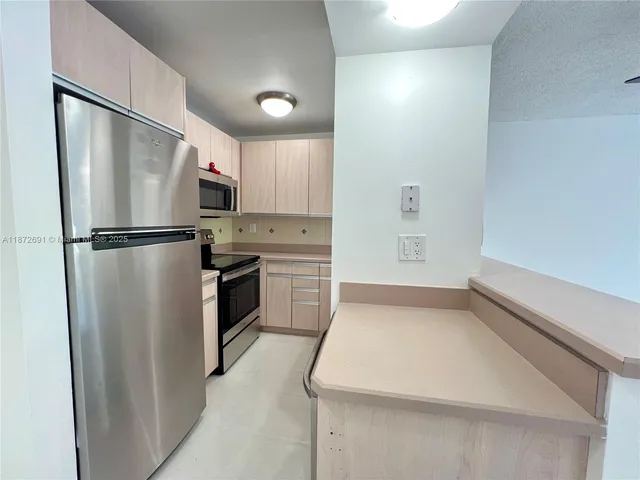 $2,100 | 2530 Southwest 3rd Avenue, Unit 104, Miami, FL 33129