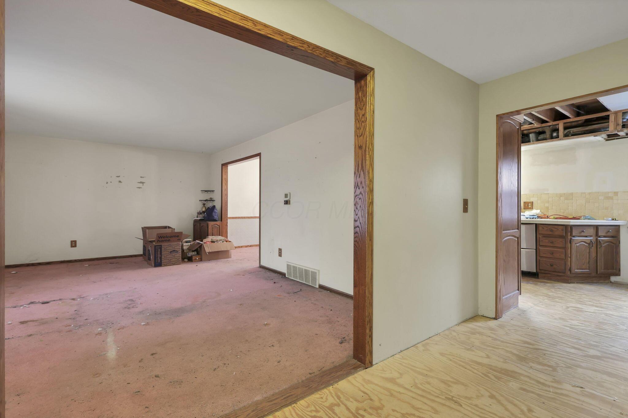 6175 Headley Road Columbus, OH 43230 - Photo 13 of 69 15-web-or-mls-G02A3471