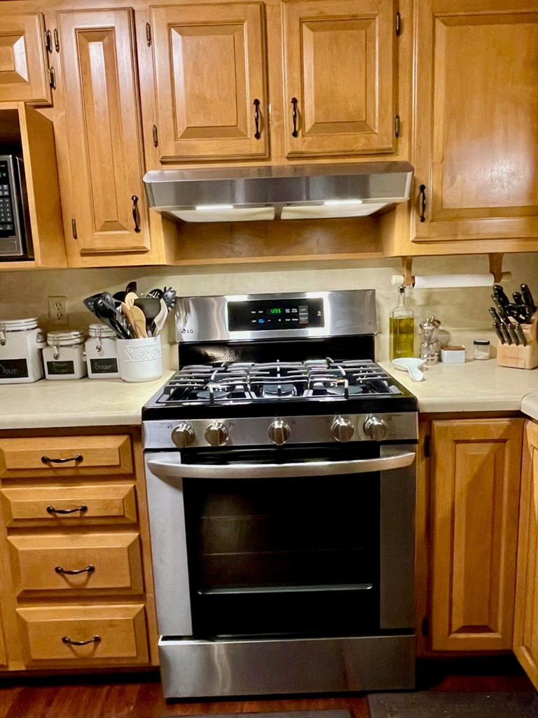 149 Anneswood Road Martinez, GA 30907 - Photo 7 of 31 New Gas Stove