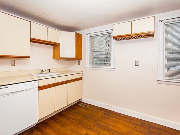 45 Wheelock Road Waltham, MA 02453 - Photo 4 of 22 Gallery Image 4