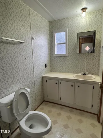 $629,900 | 401 Bianka Avenue, Windsor, NC 27983