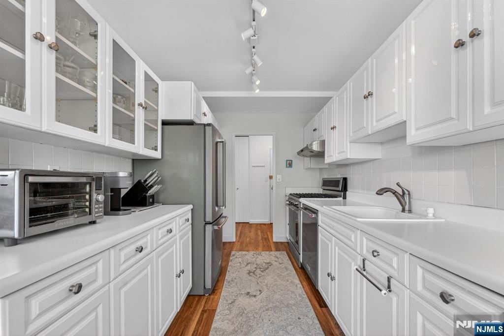 926 Bloomfield Avenue, Unit 3A Glen Ridge, NJ 07028 - Photo 15 of 32
