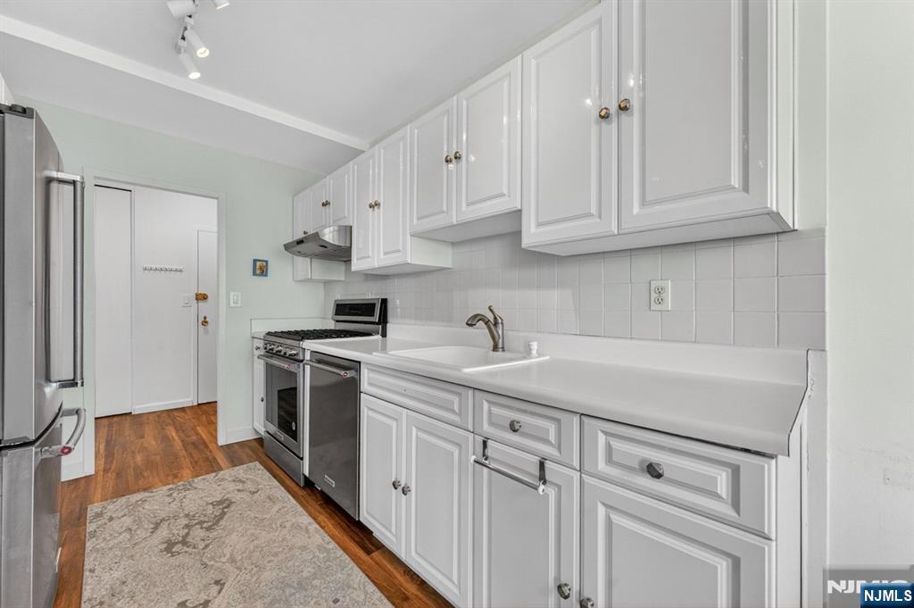 926 Bloomfield Avenue, Unit 3A Glen Ridge, NJ 07028 - Photo 16 of 32