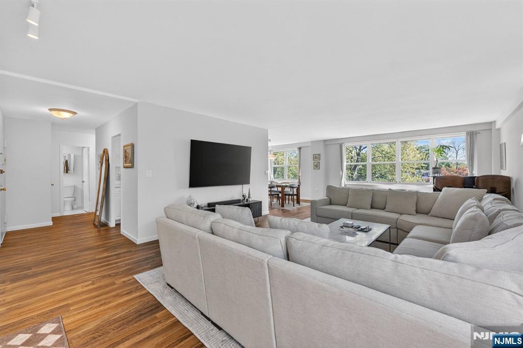 926 Bloomfield Avenue, Unit 3A Glen Ridge, NJ 07028 - Photo 7 of 32